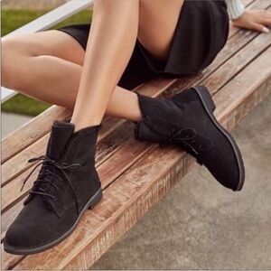 UGG Quincy Lace Up Shearling Boot Black Women's 8